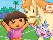 Dora sur un poney