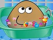 Pou Prend un Bain