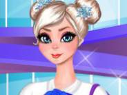 Elsa College Dress Up